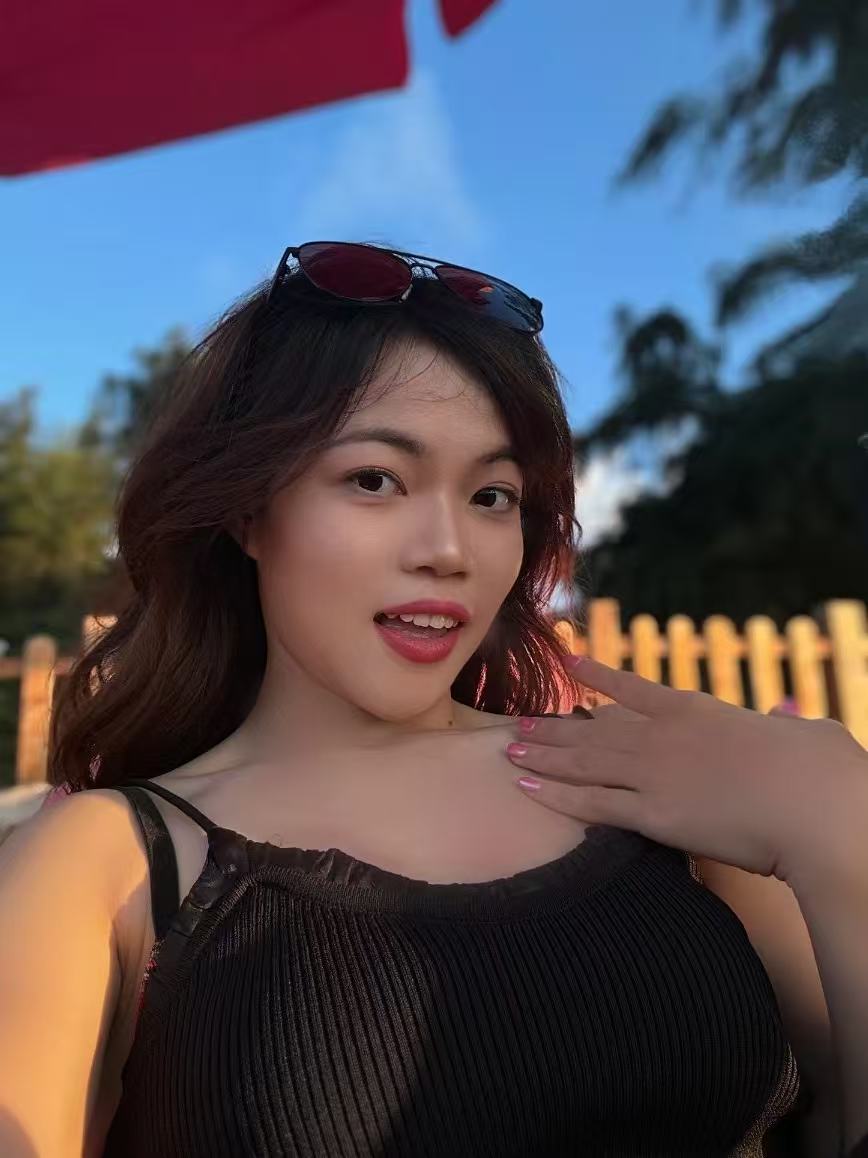 Portrait of Jiayi Huang